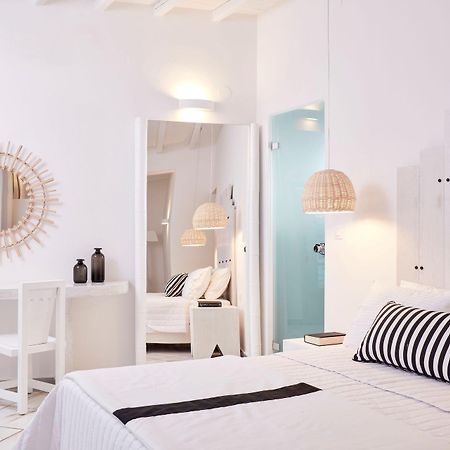 มิสเตอร์ แอนด์ มิสซิส ไวท์ ปารอส - สมอลล์ ลักชัวรี โฮเต็ล ออฟ เดอะ เวิลด์ Hotel ปาริเกีย ภายนอก รูปภาพ